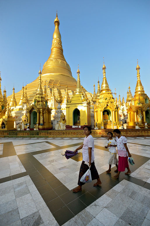 La belle pagode Shwedagon de Yangon. Birmanie