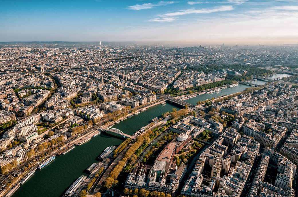 Panorama sur Paris et la Seine depuis la Tour Eiffel, France