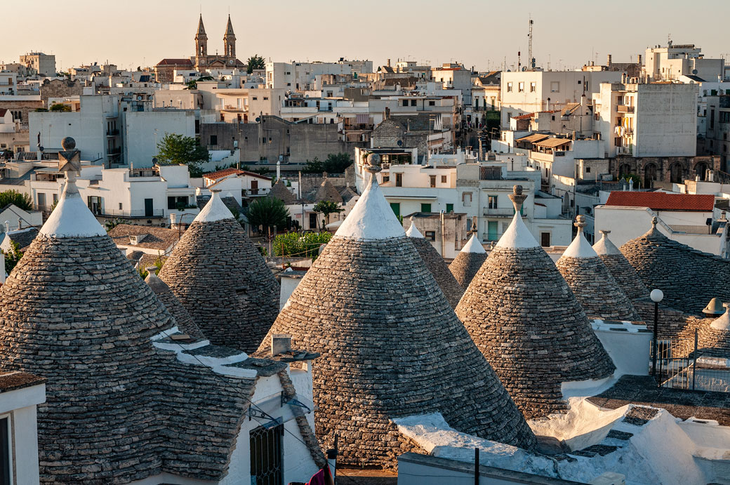 Vue sur Alberobello depuis les quartier des trulli, les Pouilles